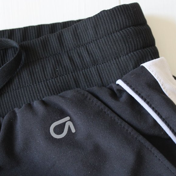 GAPFit Black Flutter Running Shorts With White Racer Stripe and Drawstring - Picture 2 of 5